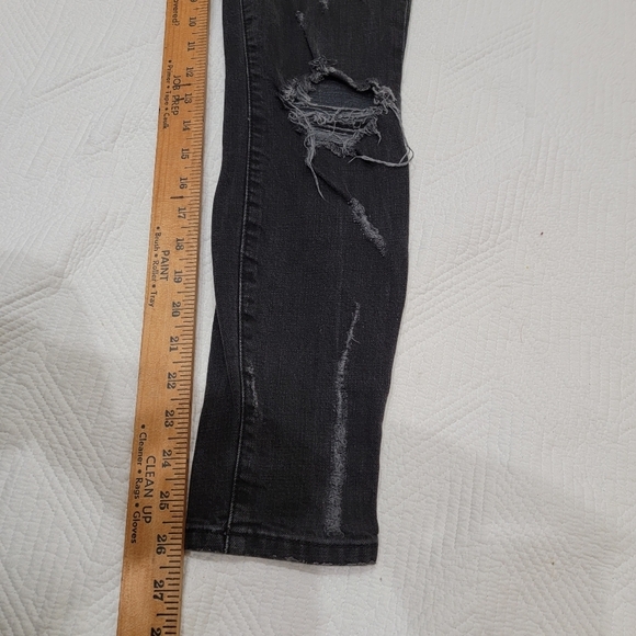 Current/Elliot shredded skinny jeans. - Picture 6 of 9